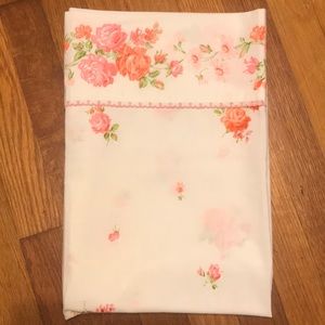 🌷DAINTY PINK ROSE VINTAGE PILLOW CASES(2)